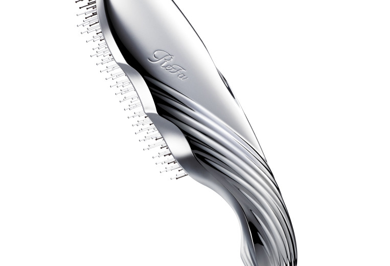 ReFa ION CARE BRUSH リファイオンケアブラシ　6,050円(税込)