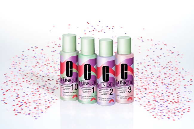 クラリファイング ローション〈限定デザイン ボトル〉（ふき取り化粧水）3,850円（本体3,500円） 200mL ※1.0（アルコールフリータイプ）、1（乾燥肌）、2（乾燥〜混合肌）、3（混合〜脂性肌）の4種類