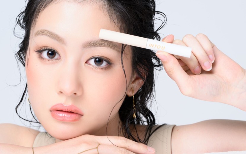 INTO U(イントゥユー)アイブロウマスカラ