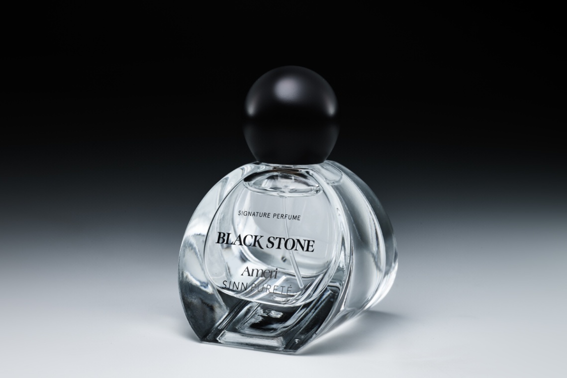 シグネチャーパフューム　BLACK STONE
