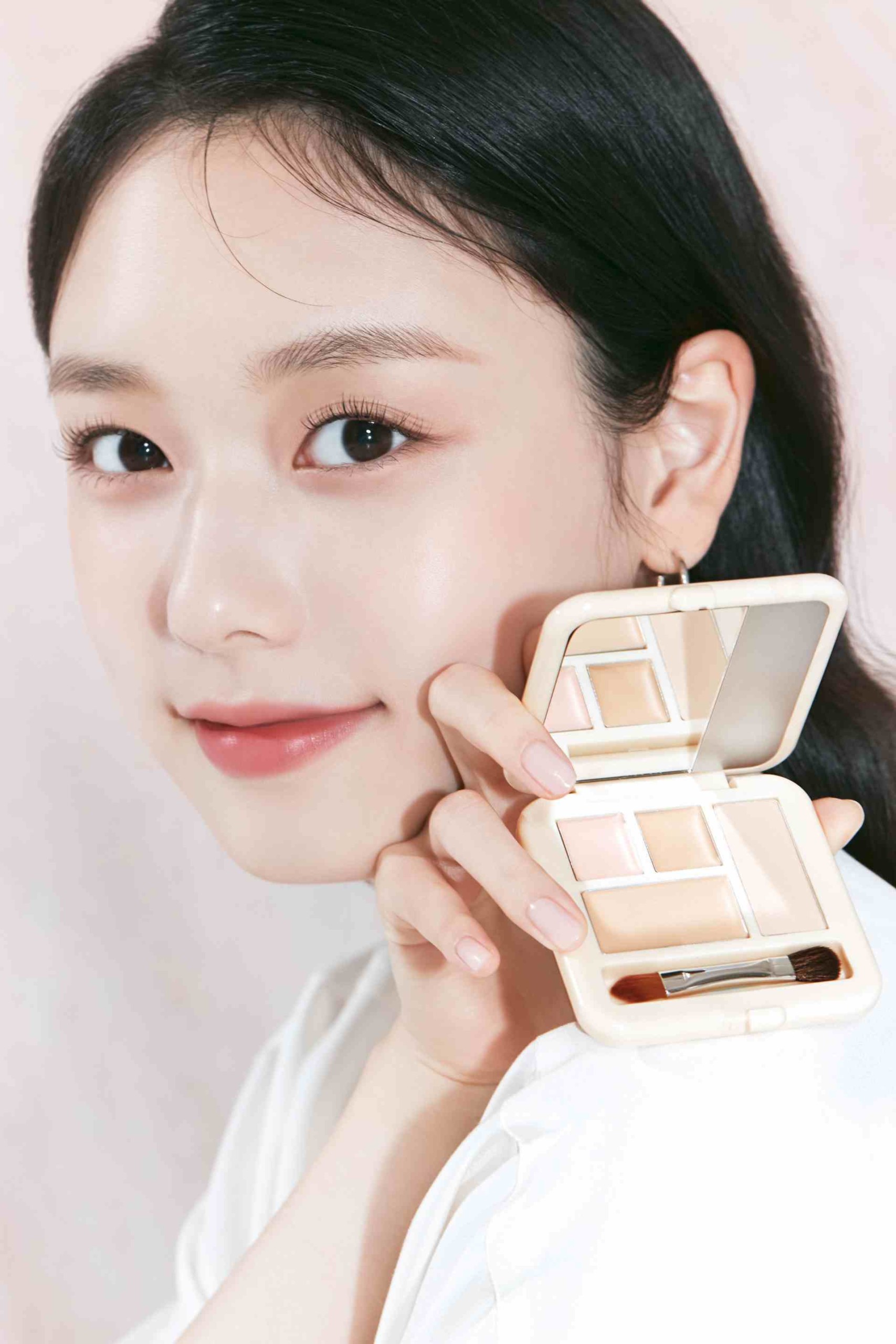 エチュードからコンシーラーパレット2色とアイシャドウ