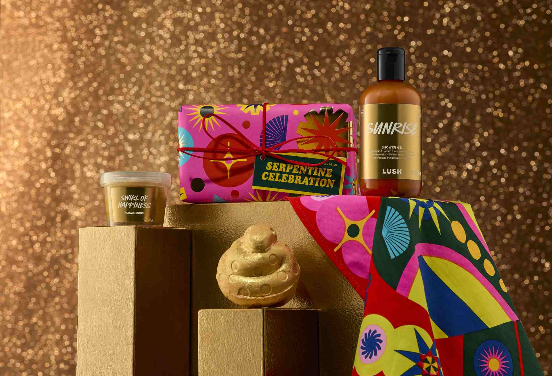 LUSHから、巳年をお祝いするゴールドのコレクション 蛇モチーフの