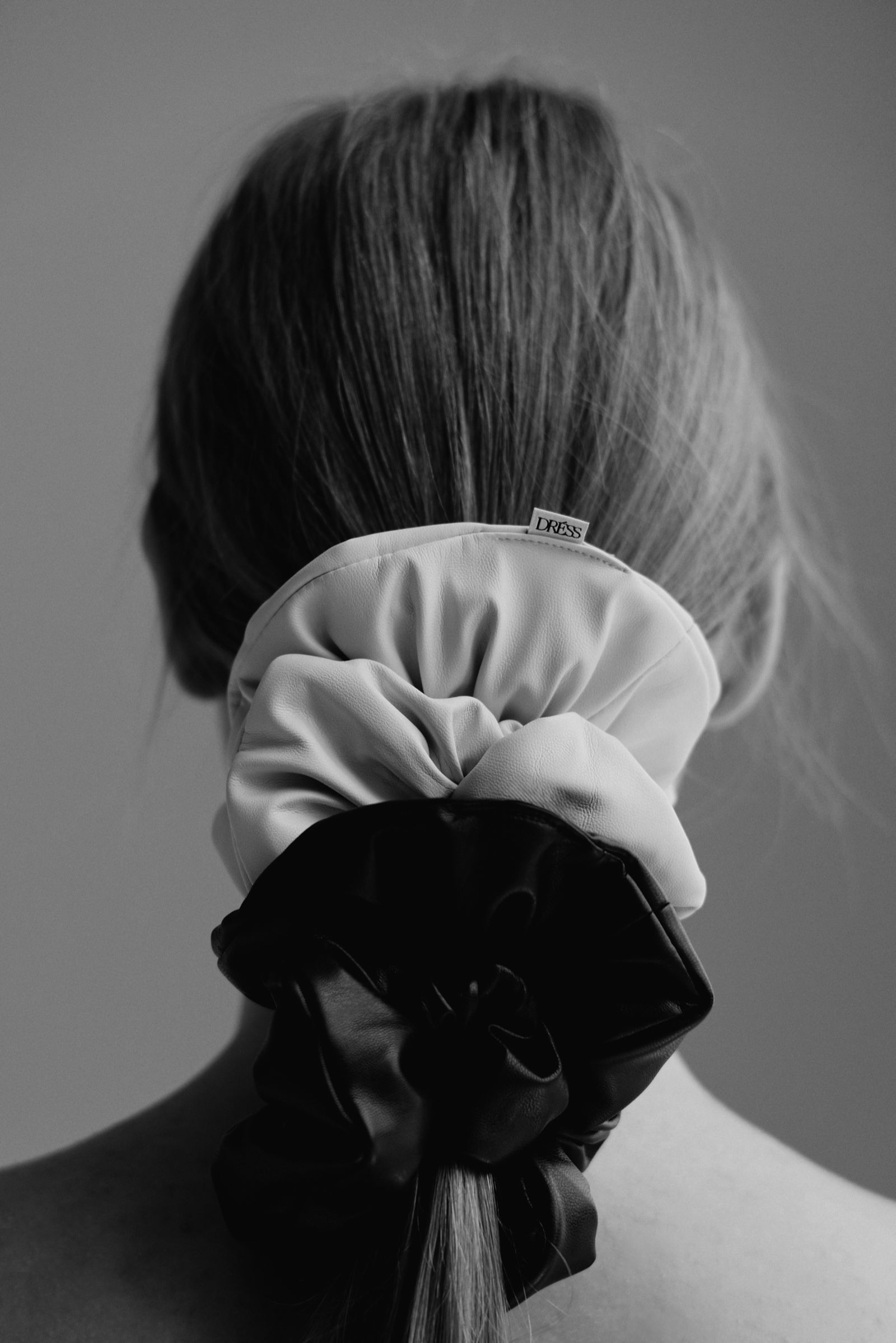 THE PARFUM SCRUNCHIE（DRESS × LOA）