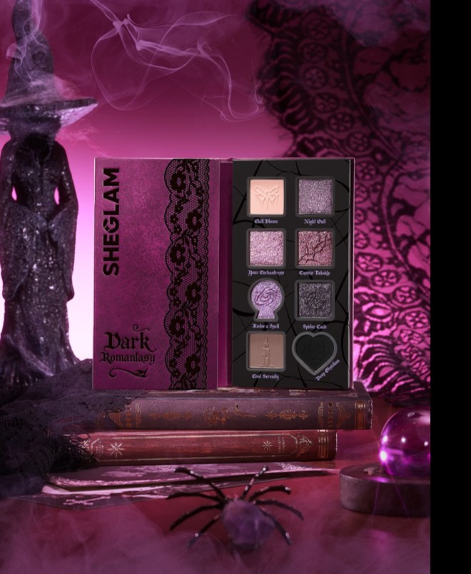 Dark Romantasy Eyeshadow Palette（ダークロマンタシー アイシャドウパレット）