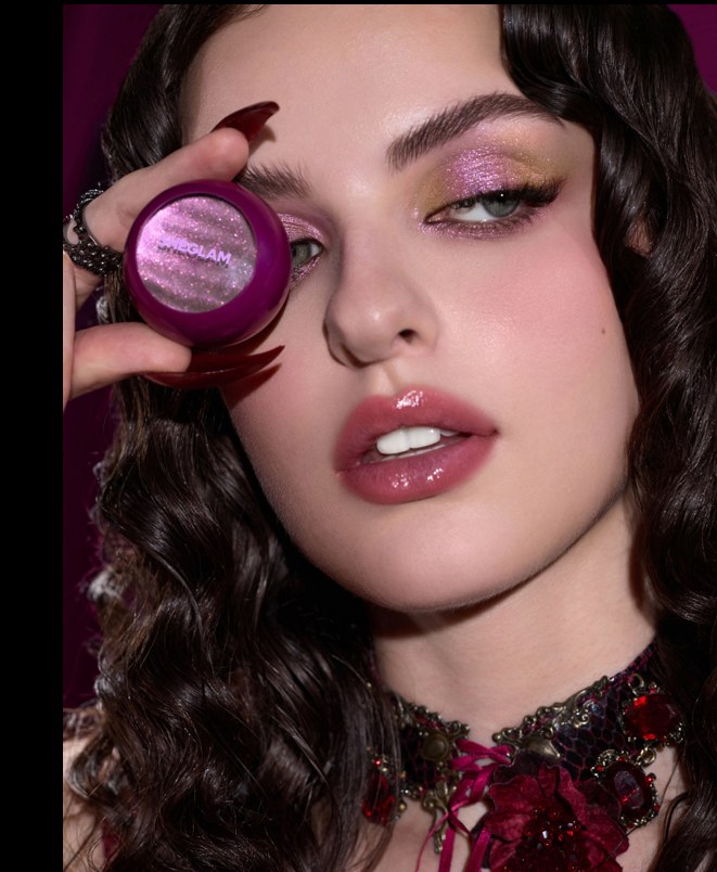 Dark Romantasy Duochrome Eyeshadow（ダークロマンタシー デュオクロム アイシャドウ）Gamet Eyes（ガーネット アイズ）