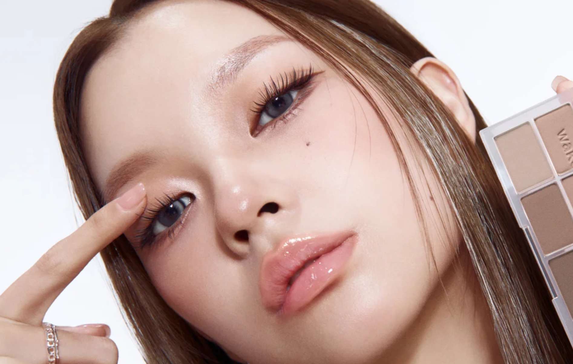 モルモルアイメイク見本はWAKEMAKE