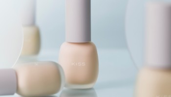 キス　ミルキッシュガラスファンデ